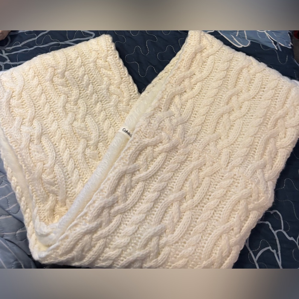 Calvin Klein Women's infinity loop Ivory Cable Knit Scarf/ Wrap o/s new!🎁